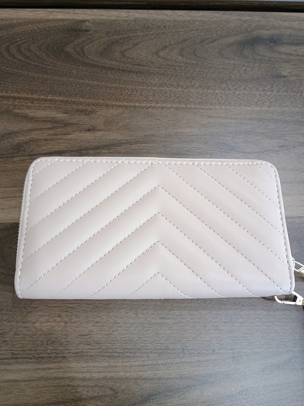 Chevron Zip Wallet in Mauve Like New